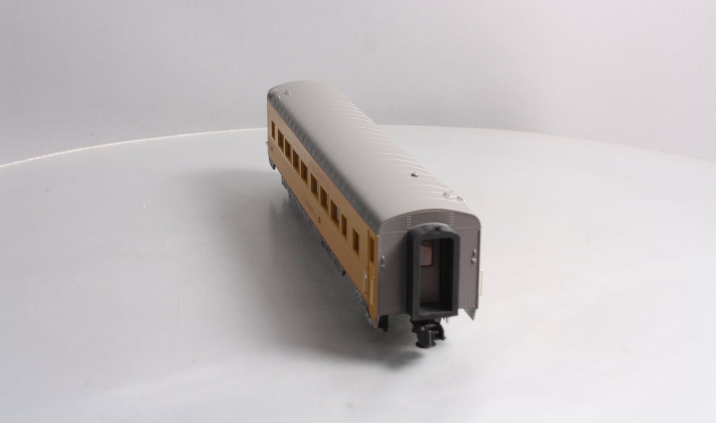 MTH 30-68112 O Union Pacific 60' Streamlined Coach Car #5408