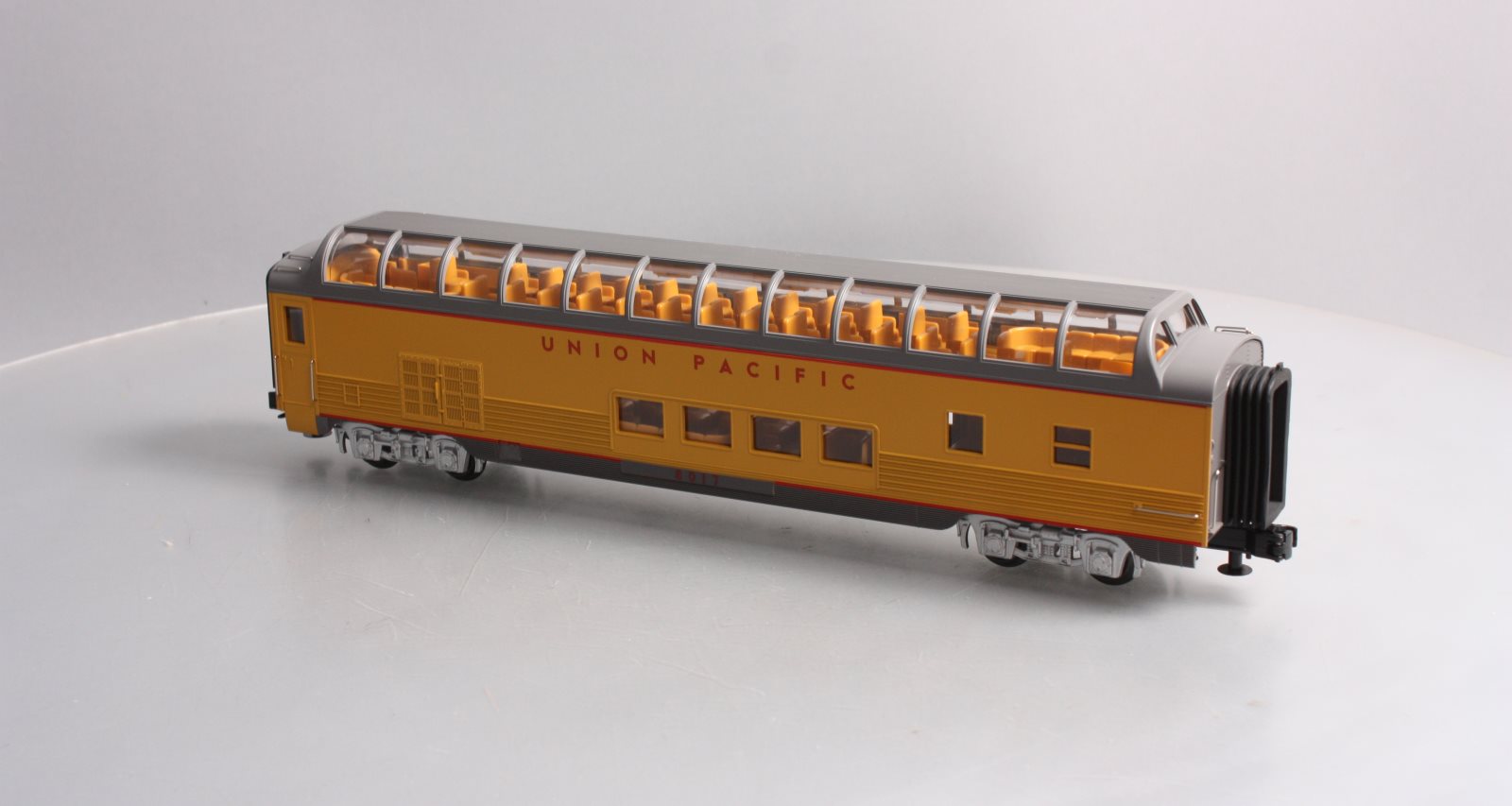 MTH 30-67824 Union Pacific 60' Streamlined ABS Full-Length Vista Dome Car