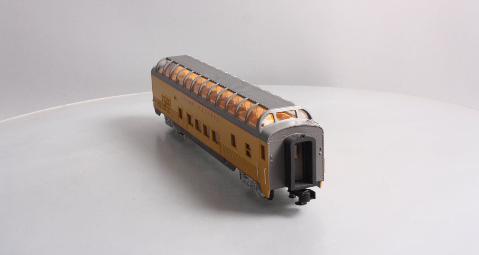 MTH 30-67824 Union Pacific 60' Streamlined ABS Full-Length Vista Dome Car