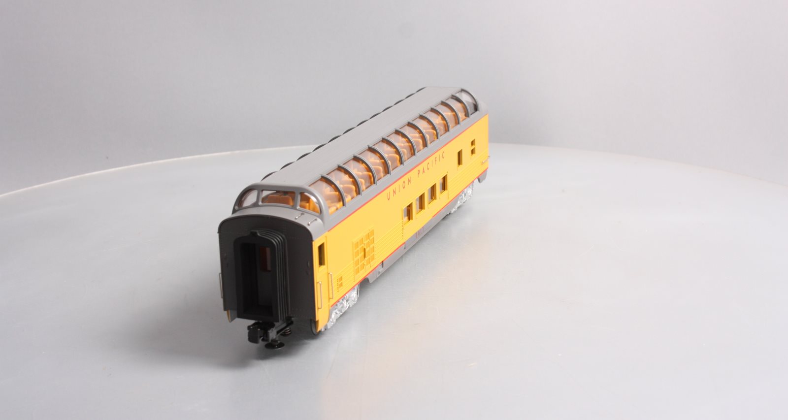 MTH 30-67824 Union Pacific 60' Streamlined ABS Full-Length Vista Dome Car