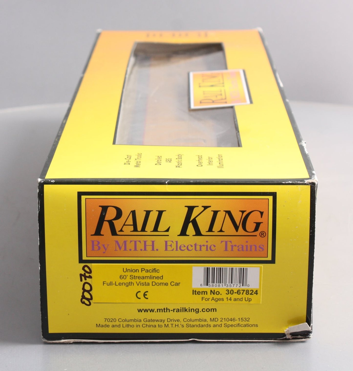 MTH 30-67824 Union Pacific 60' Streamlined ABS Full-Length Vista Dome Car