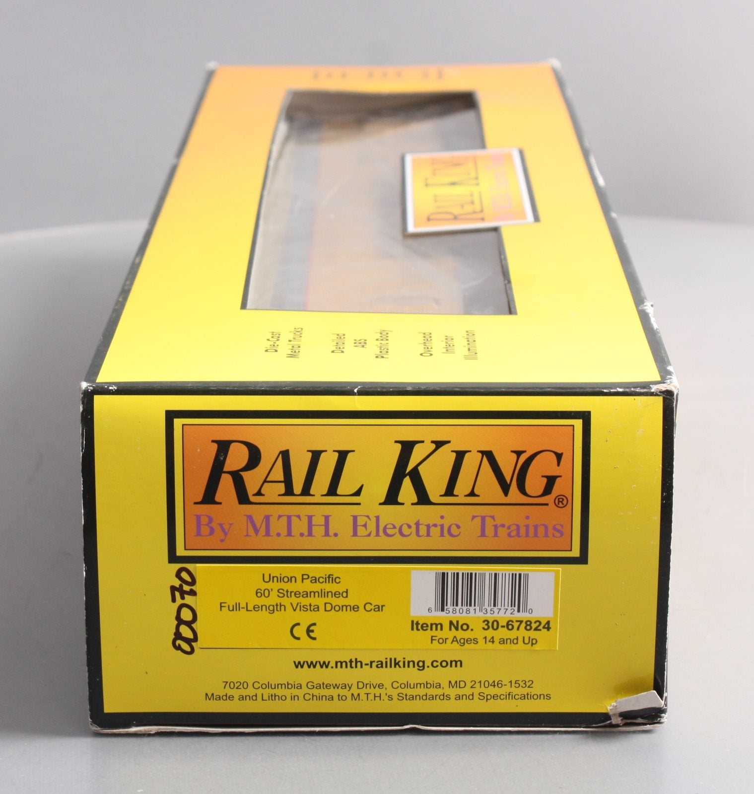 MTH 30-67824 Union Pacific 60' Streamlined ABS Full-Length Vista Dome Car