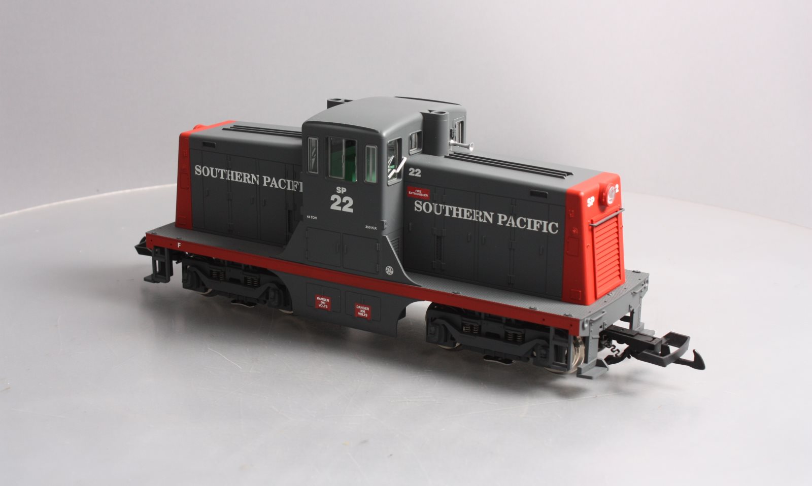 USA Trains R22158 G Scale Southern Pacific 44 Tonner Diesel Locomotive #22 LN/Box