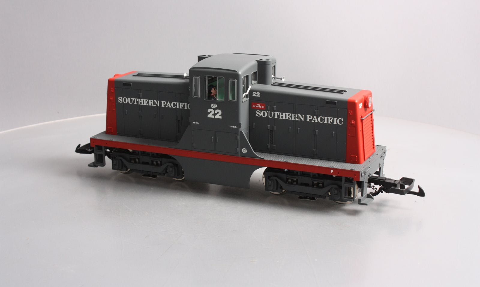 USA Trains R22158 G Scale Southern Pacific 44 Tonner Diesel Locomotive #22 LN/Box