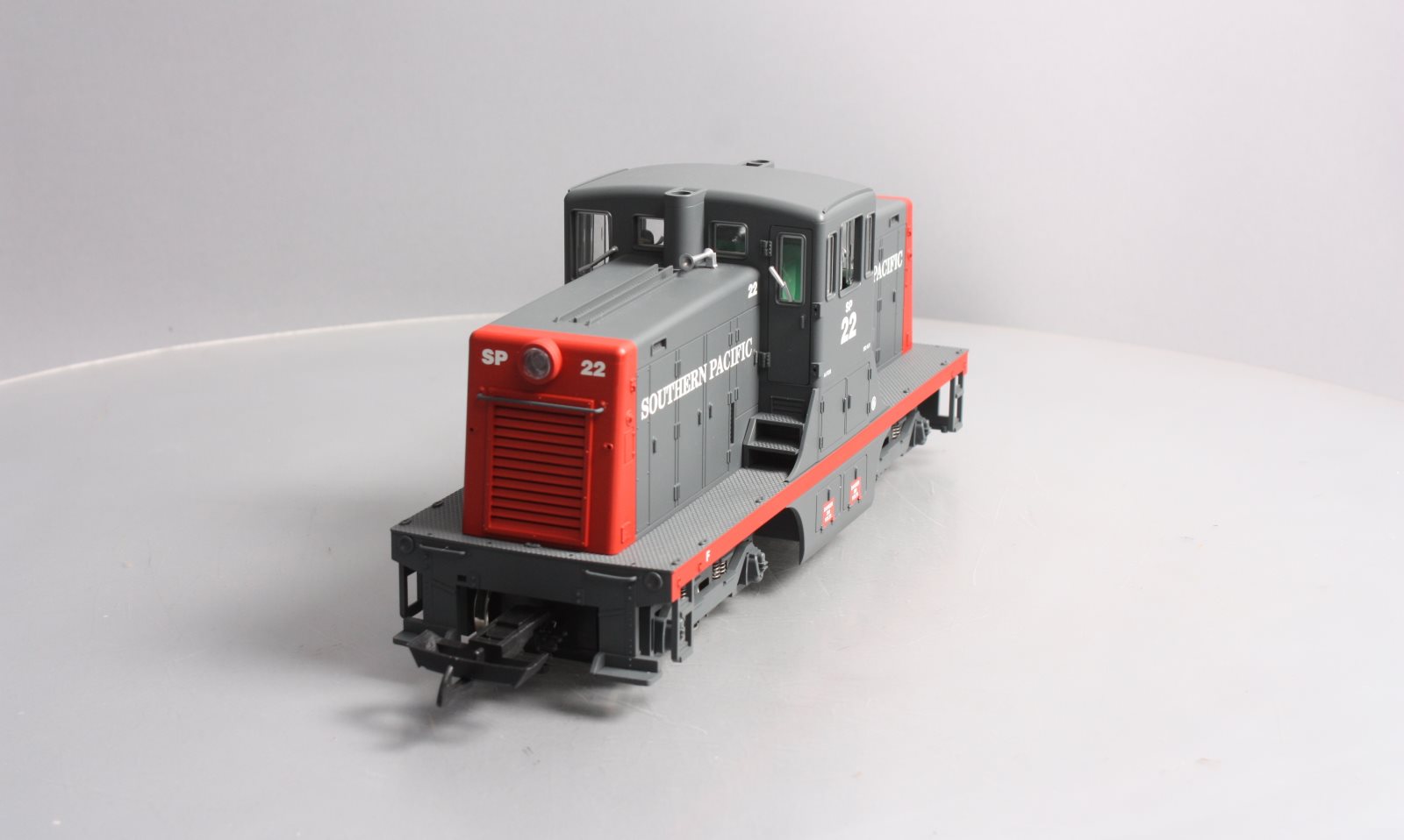 USA Trains R22158 G Scale Southern Pacific 44 Tonner Diesel Locomotive #22 LN/Box