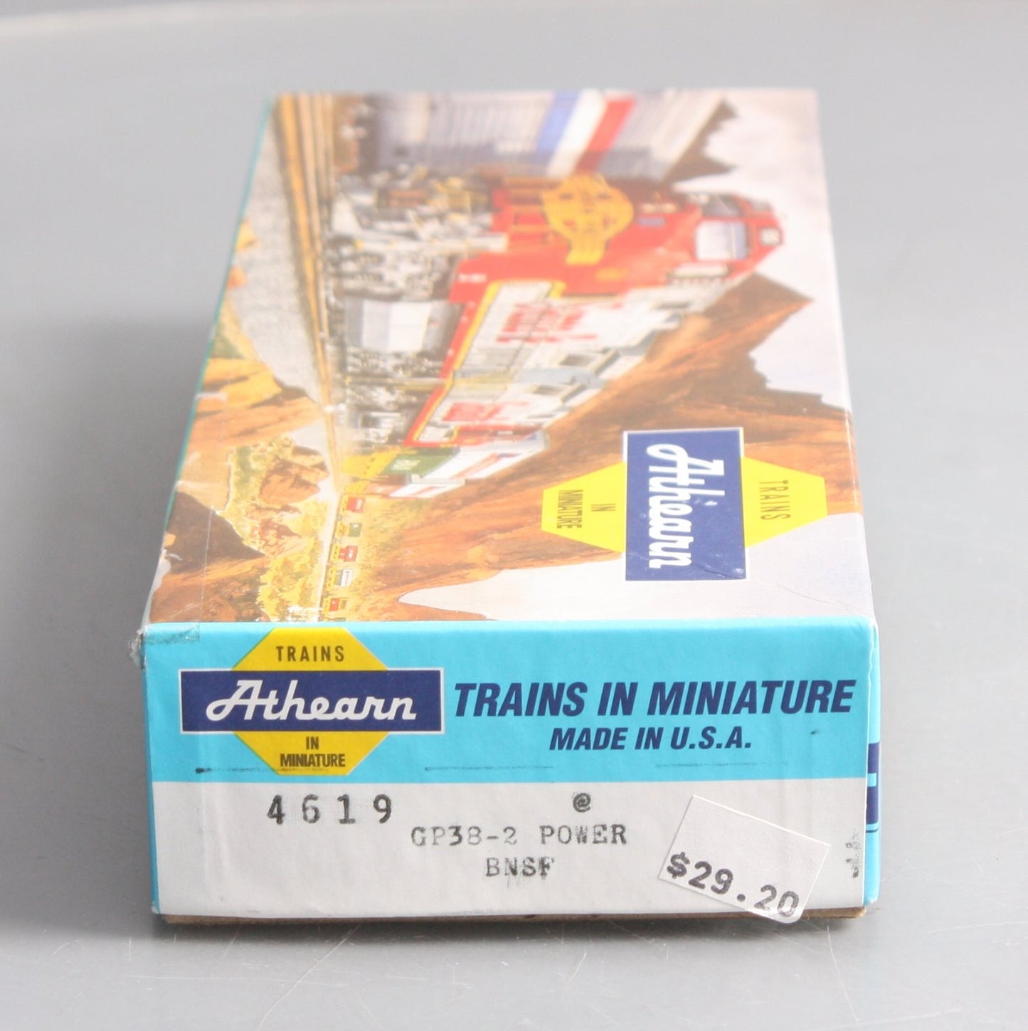 Athearn 4619 HO Burlington Northern Santa Fe GP-38 Diesel Locomotive #2099