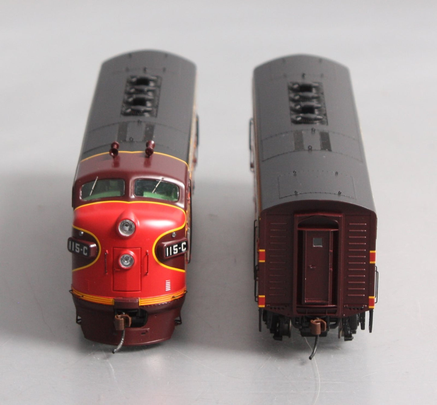 Athearn 99226 HO Scale Chicago Great Western F-5A & F-5B Diesel Locomotive Set LN/Box