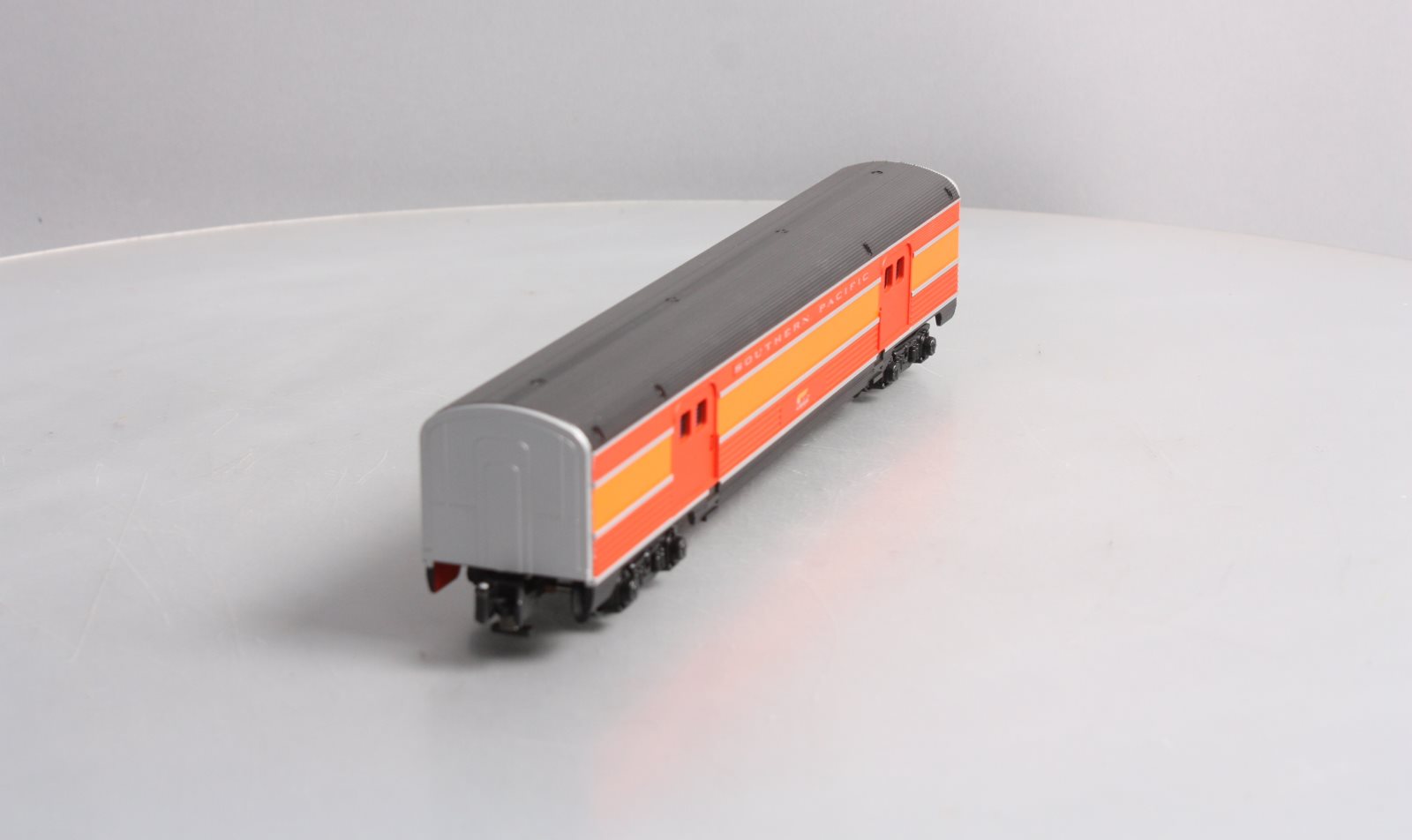 American Flyer 6-49946 S Gauge Southern Pacific Daylight Streamliner Baggage Car