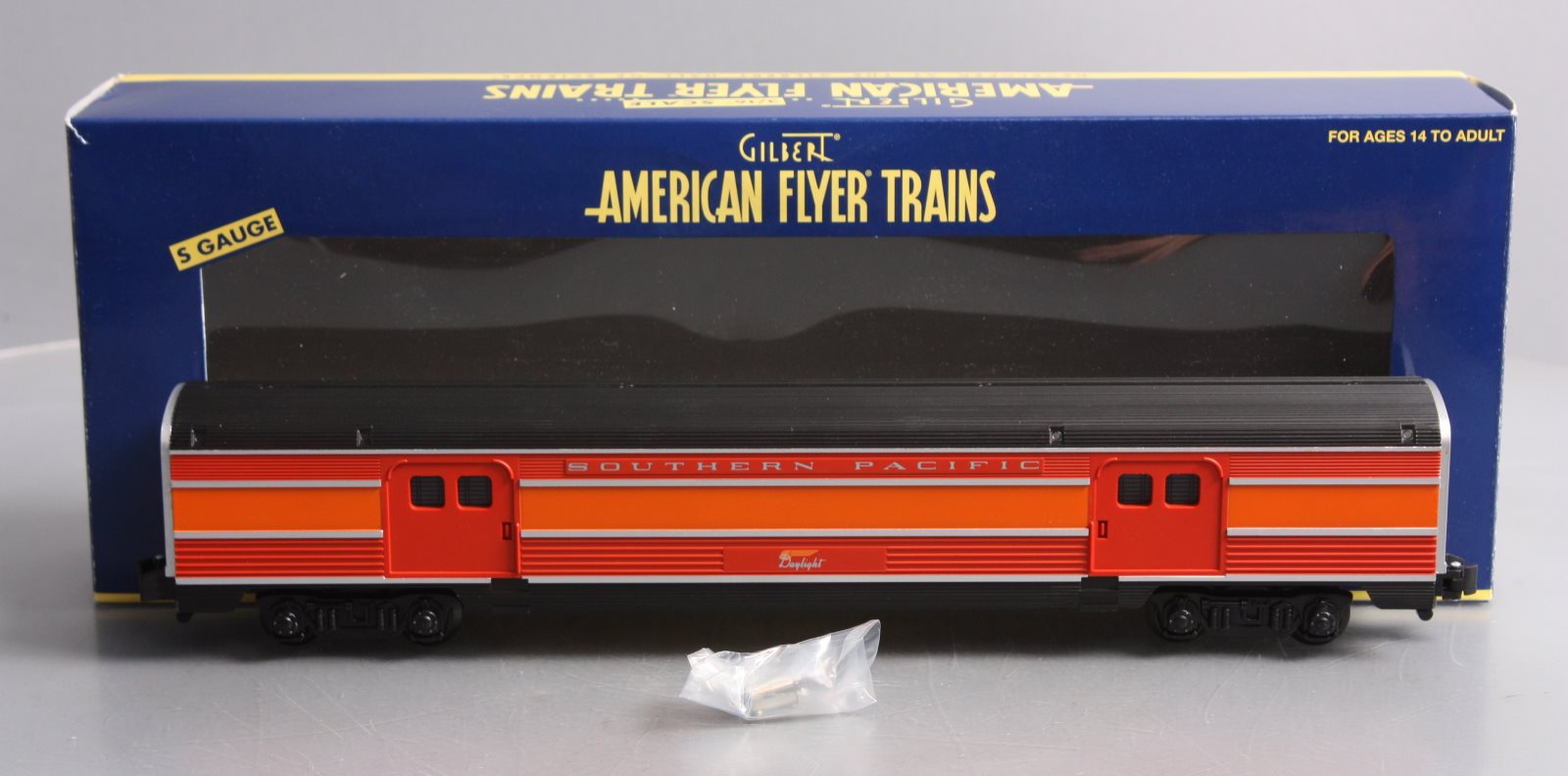 American Flyer 6-49946 S Gauge Southern Pacific Daylight Streamliner Baggage Car