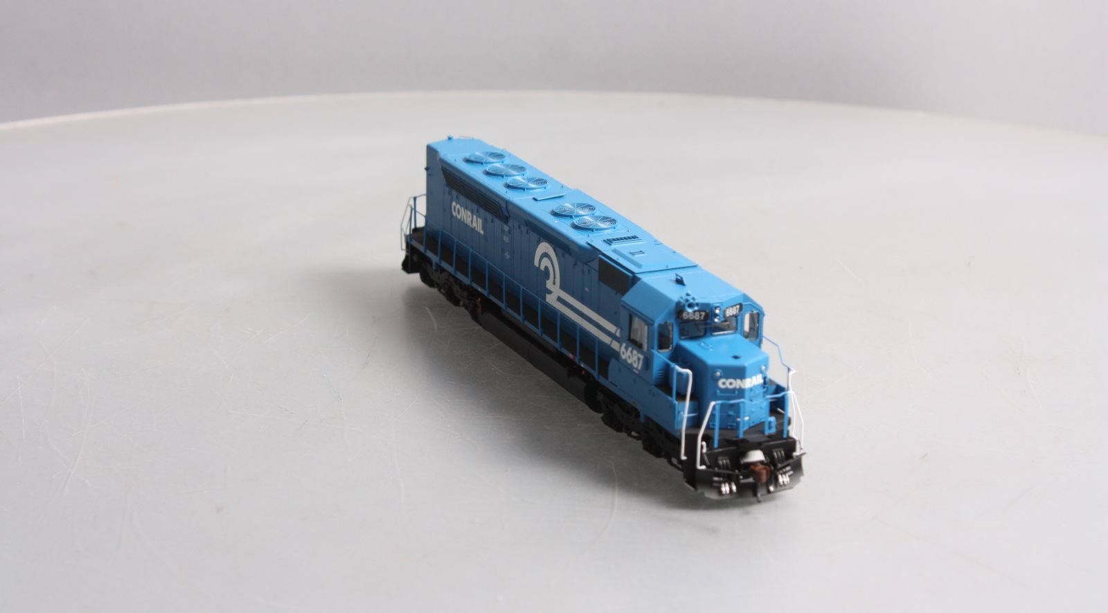 Athearn G63648 HO Conrail SDP45 Diesel Loco w/DCC & Sound #6685