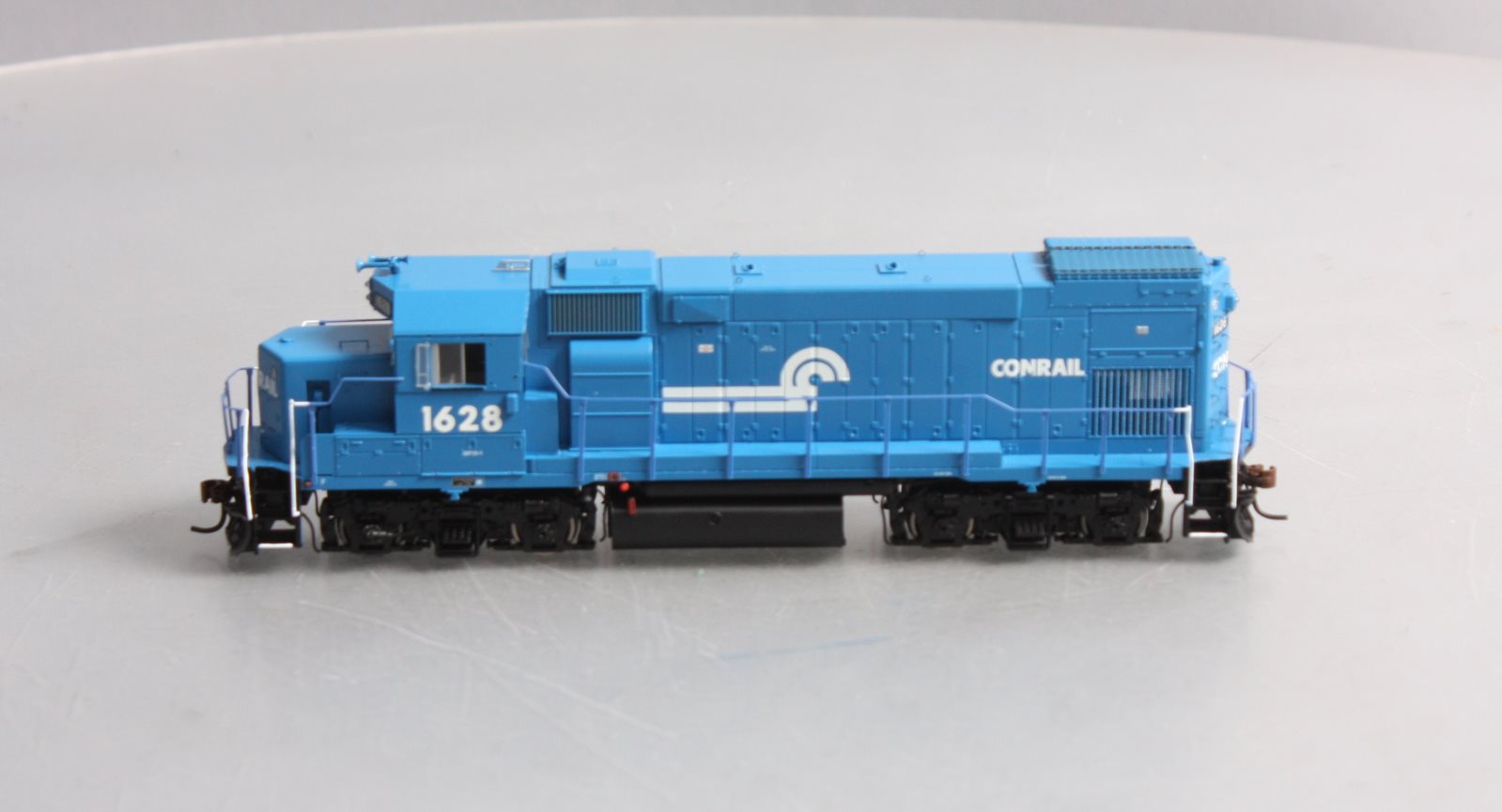 Athearn G68106 HO Conrail GP15-1 Diesel Locomotive with DCC & Sound #1628