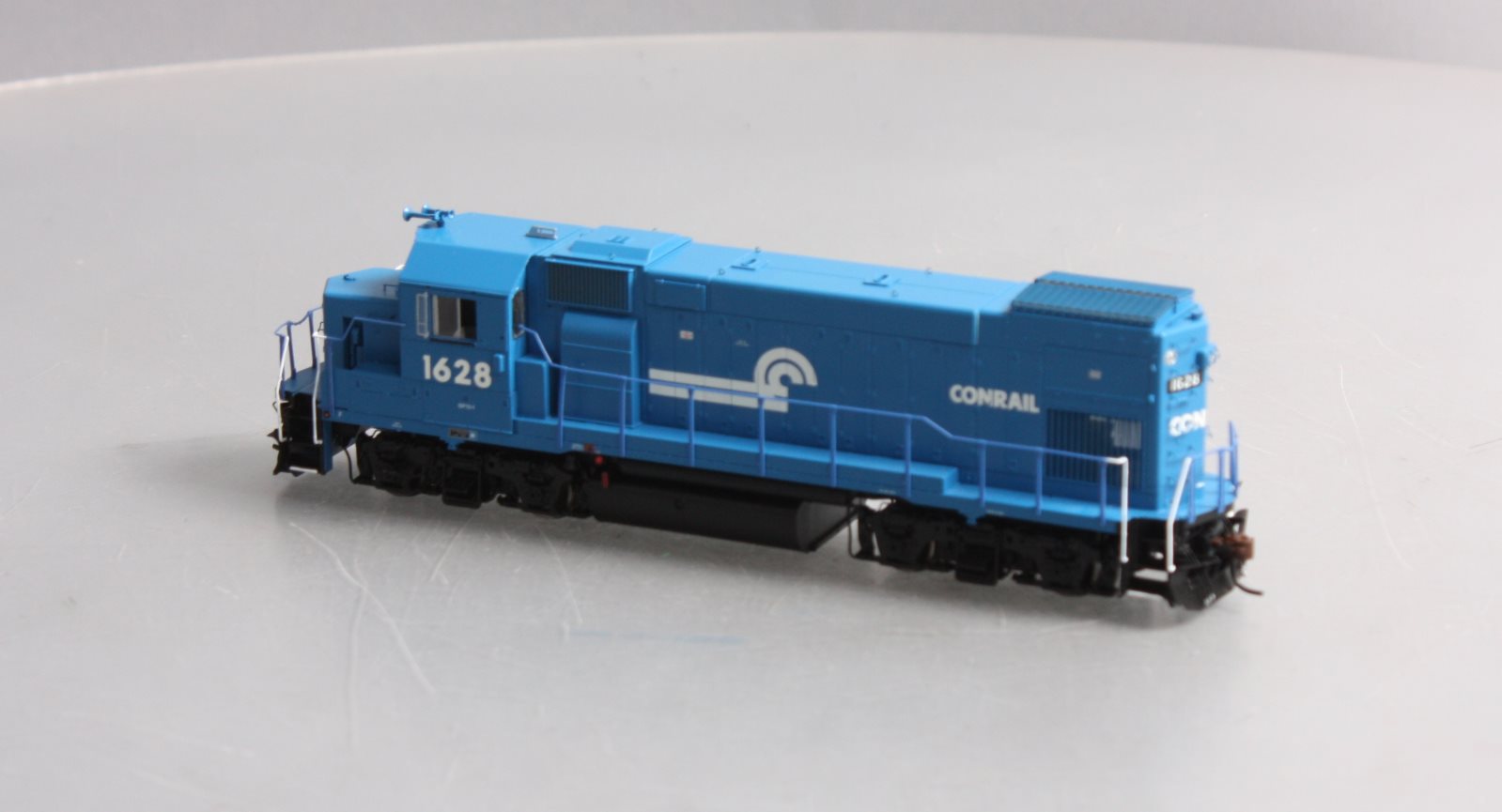 Athearn G68106 HO Conrail GP15-1 Diesel Locomotive with DCC & Sound #1628