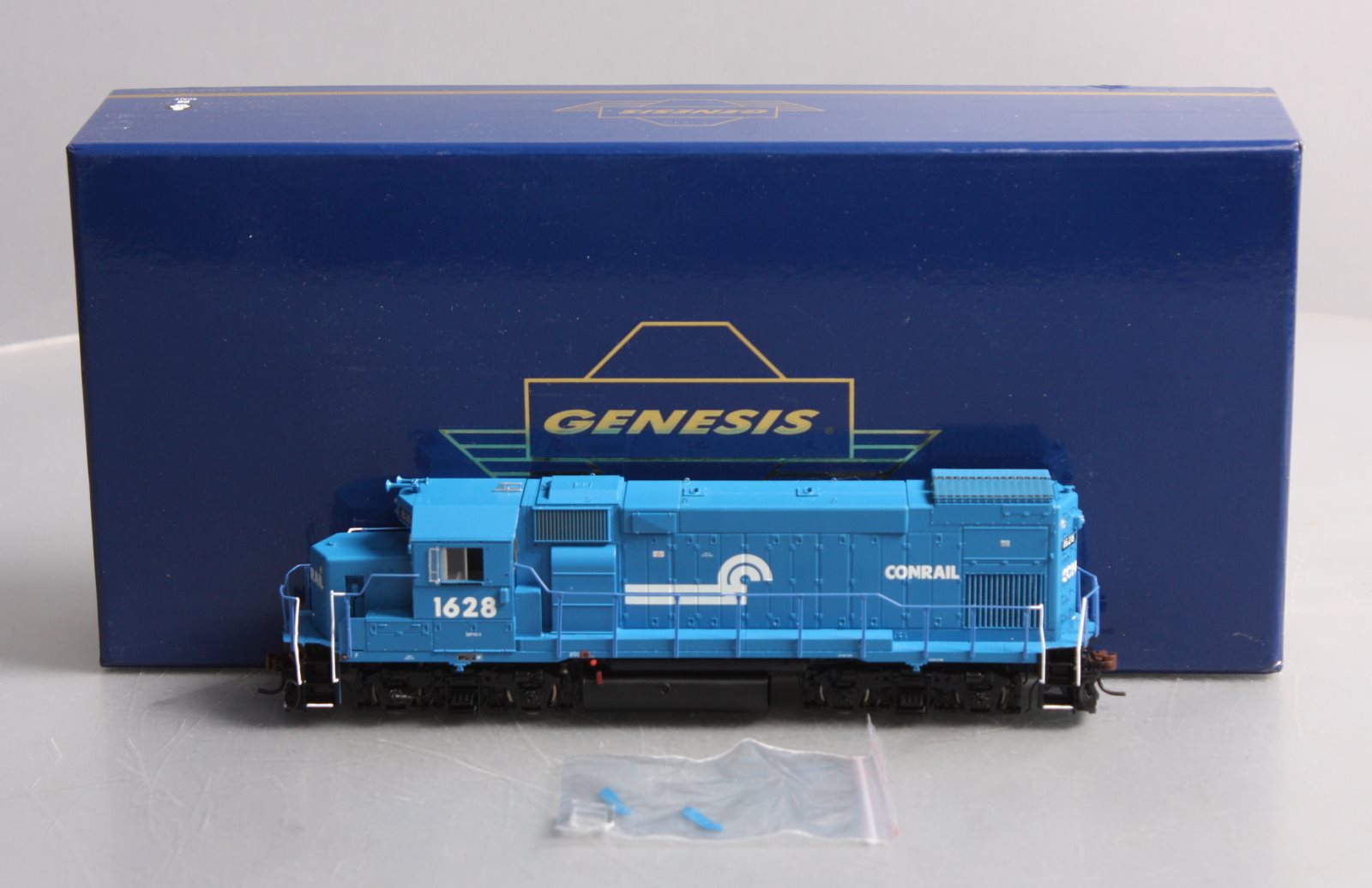 Athearn G68106 HO Conrail GP15-1 Diesel Locomotive with DCC & Sound #1628
