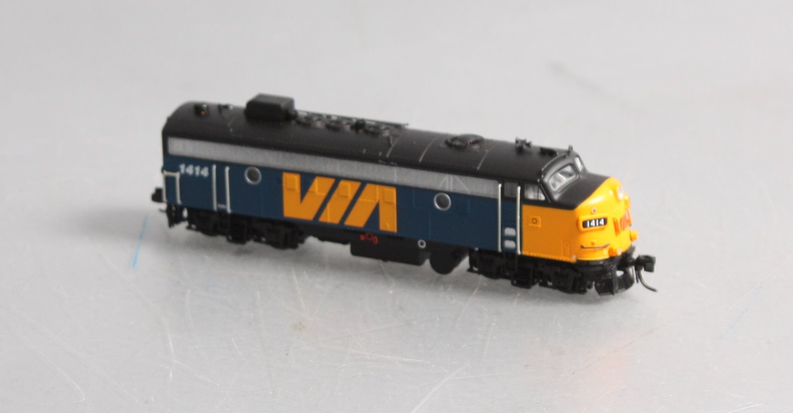 Rapido Trains 530536 N Via Rail Canada FP9A VIA Rail Canada #1414 w/sd
