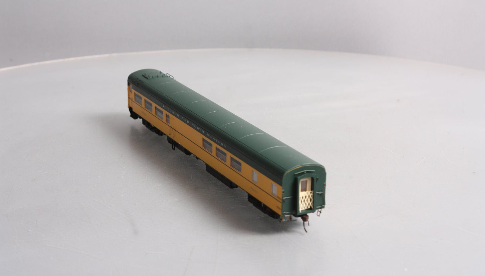 Rapido Trains 103025 HO Chicago & North Western Cafe-Bar-Lounge #7901