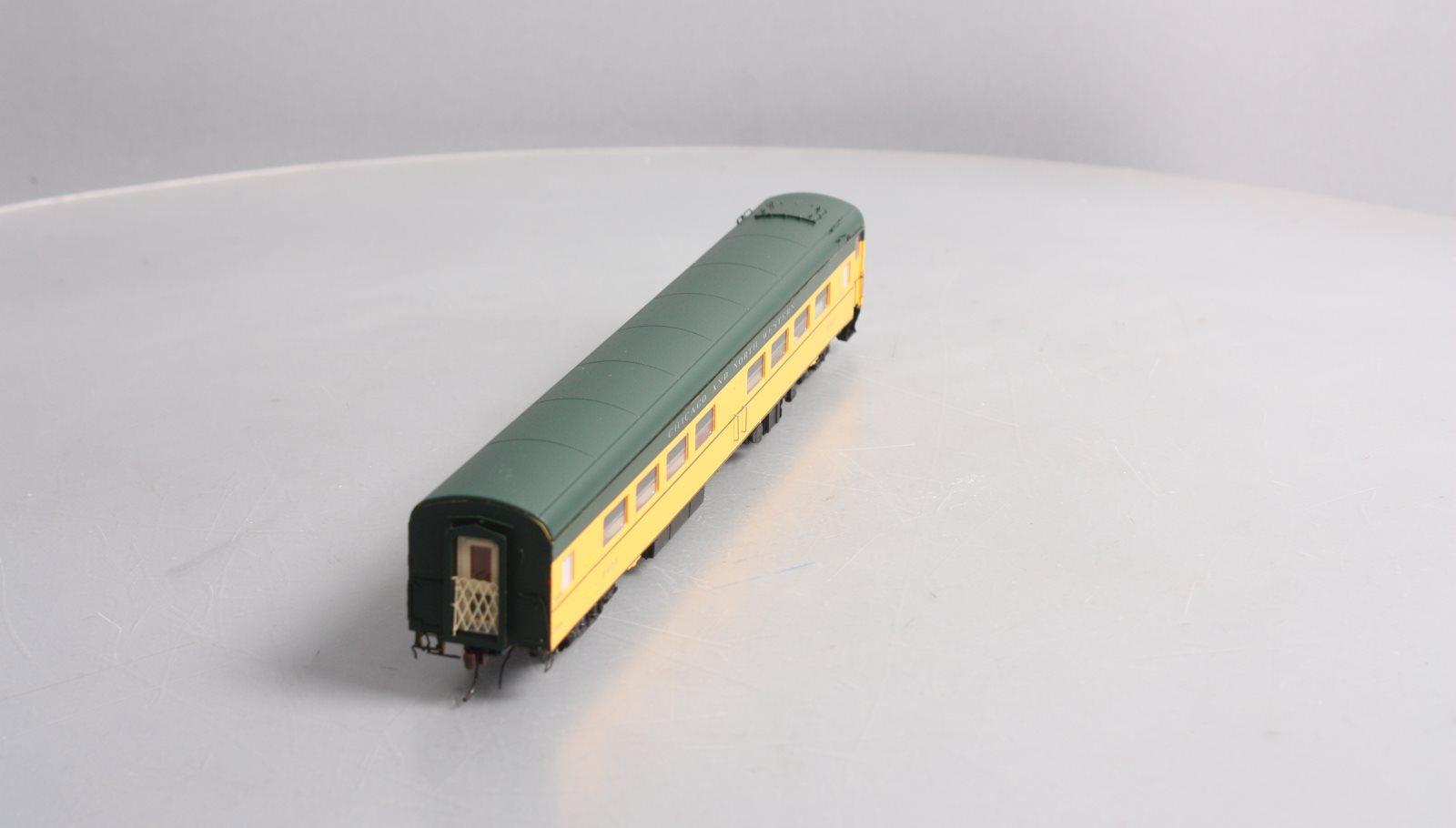Rapido Trains 103025 HO Chicago & North Western Cafe-Bar-Lounge #7901