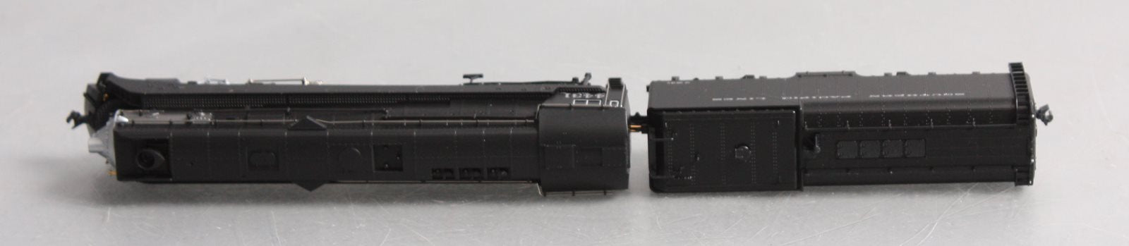 Kato 126-0303 N Scale Southern Pacific GS-4 Steam Locomotive & Tender