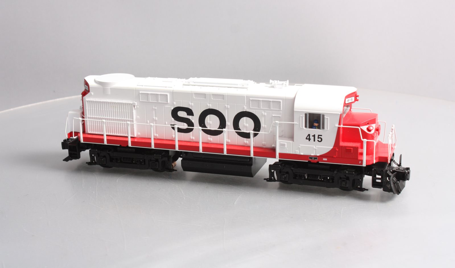 Lionel 2233371 O Gauge Soo Line RS-27 Diesel Locomotive #415 with LEGACY