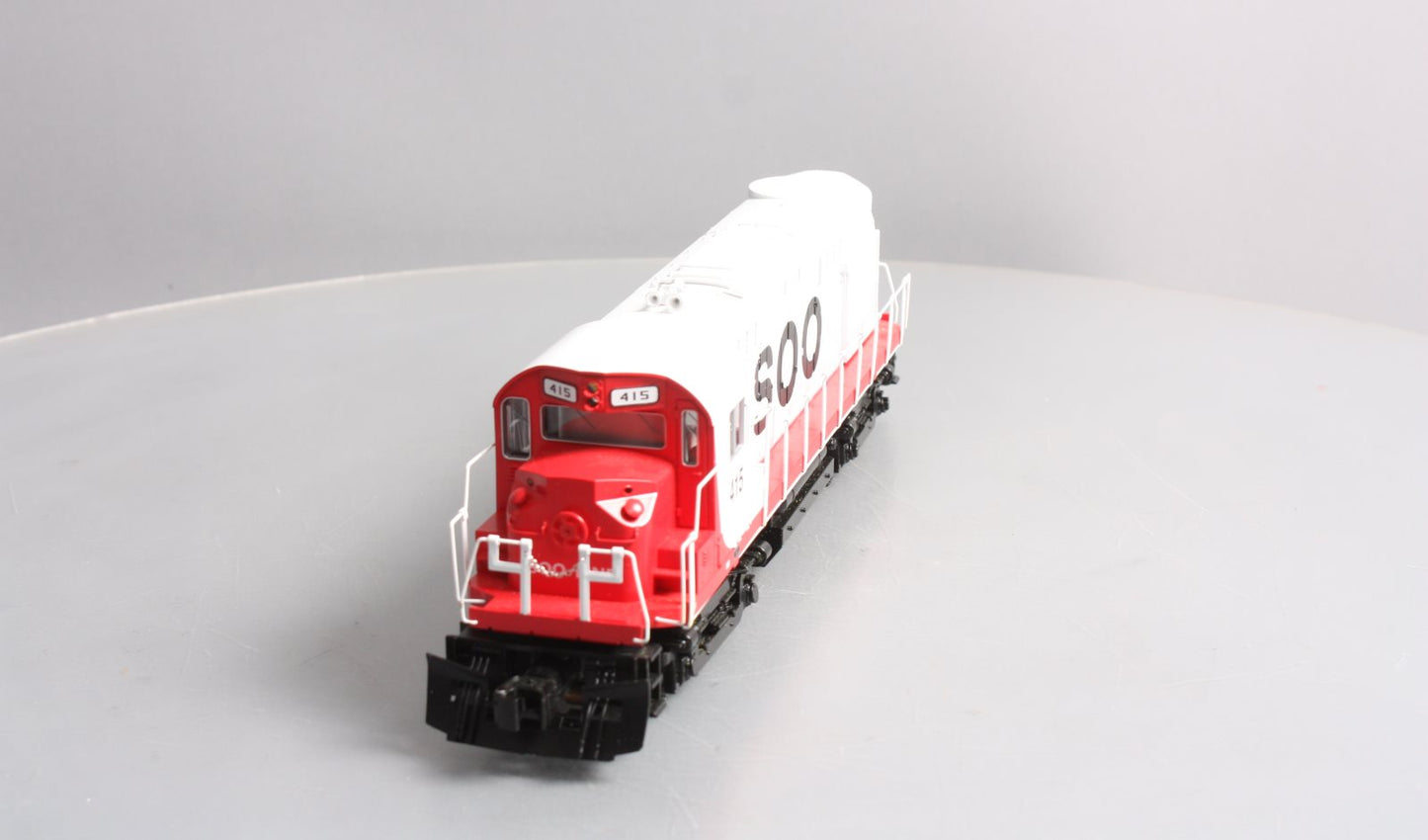Lionel 2233371 O Gauge Soo Line RS-27 Diesel Locomotive #415 with LEGACY