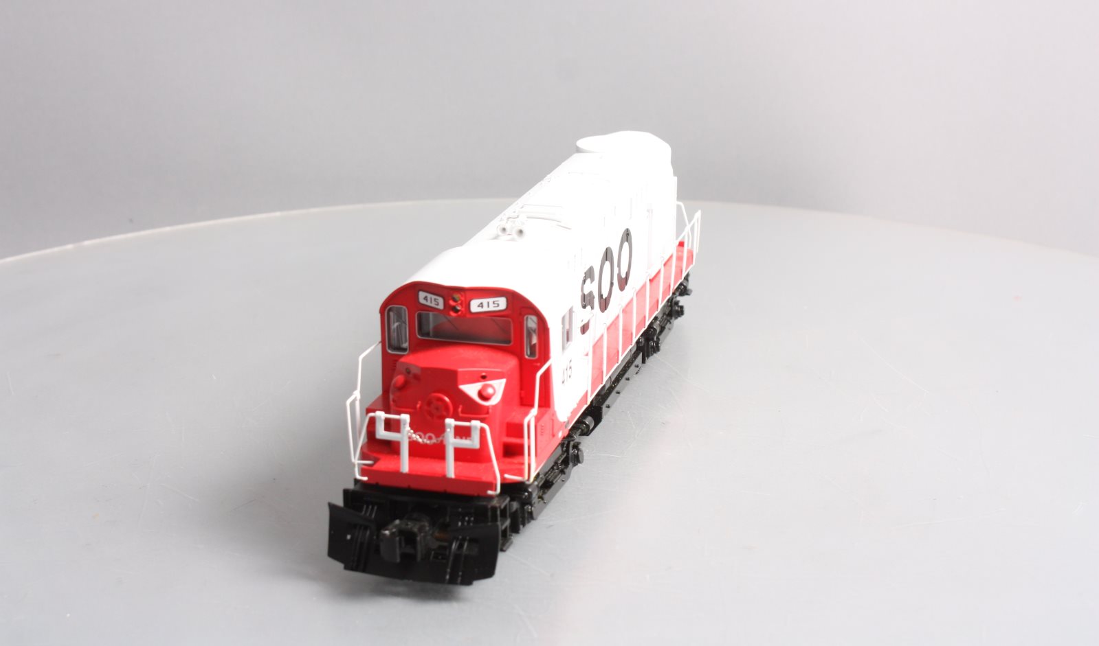 Lionel 2233371 O Gauge Soo Line RS-27 Diesel Locomotive #415 with LEGACY