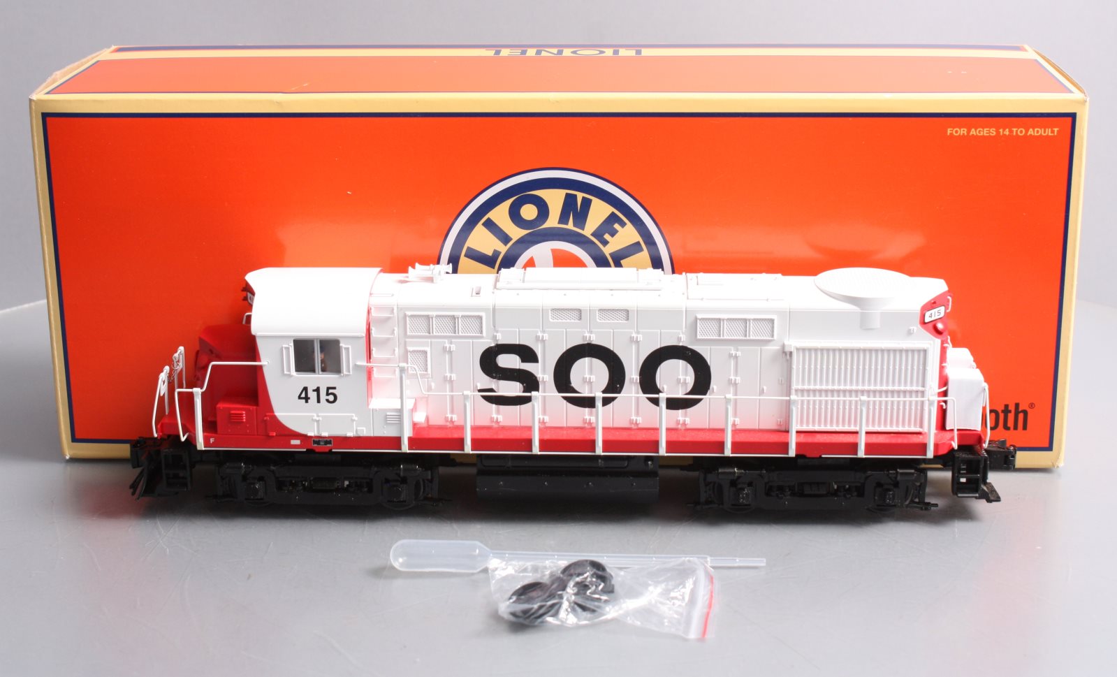 Lionel 2233371 O Gauge Soo Line RS-27 Diesel Locomotive #415 with LEGACY