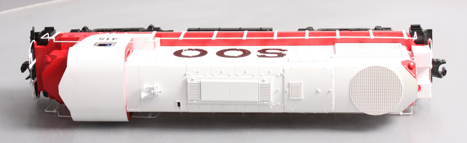 Lionel 2233371 O Gauge Soo Line RS-27 Diesel Locomotive #415 with LEGACY