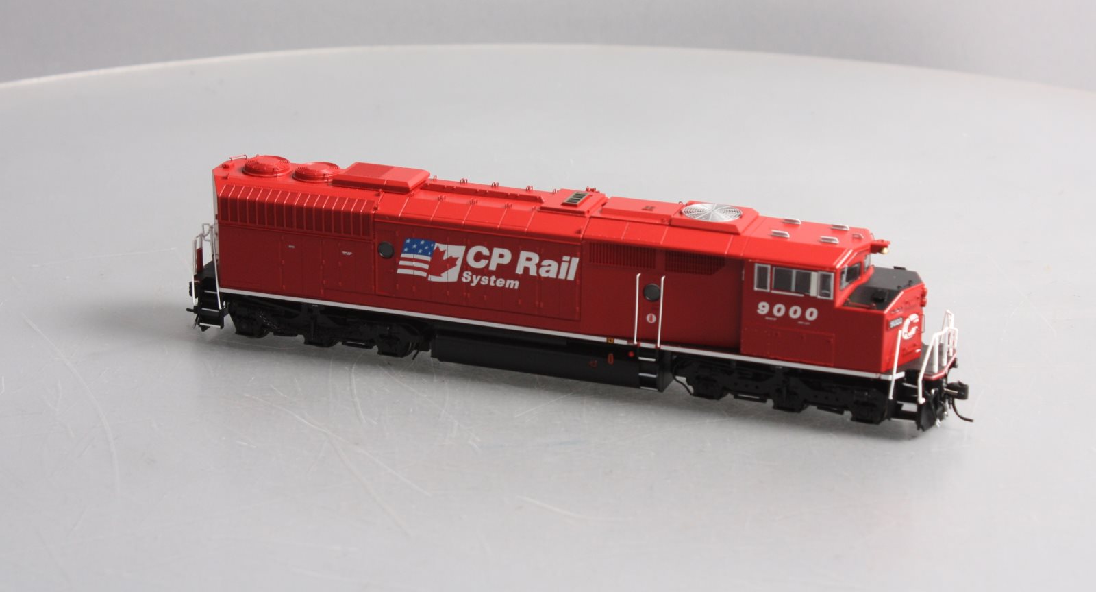 Bowser 24353 Ho SD40-2F DIESEL CP R 9000 W/ – Trainz