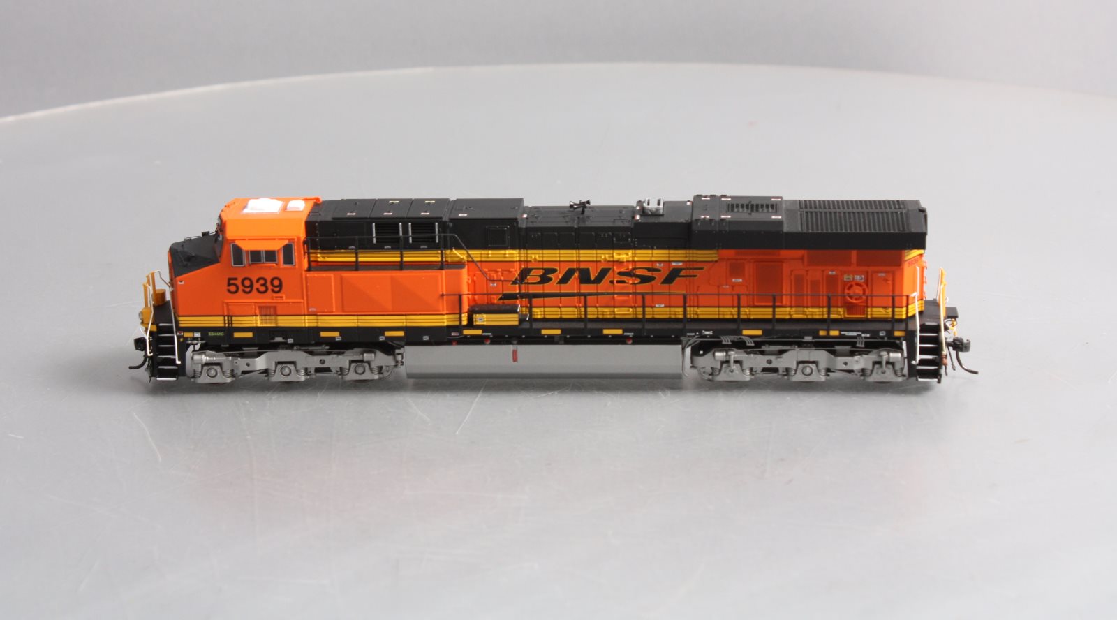 Athearn G83081 HO Scale BNSF ES44AC w/PTC Diesel Locomotive #5939
