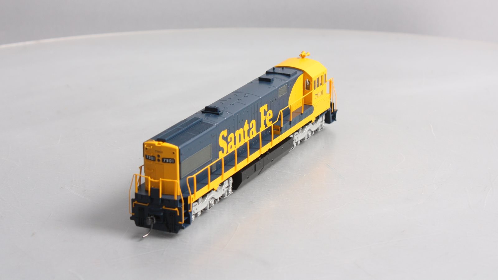 Atlas 10003704 HO Scale Santa Fe U28CG Diesel Locomotive #7901 w/LokSound
