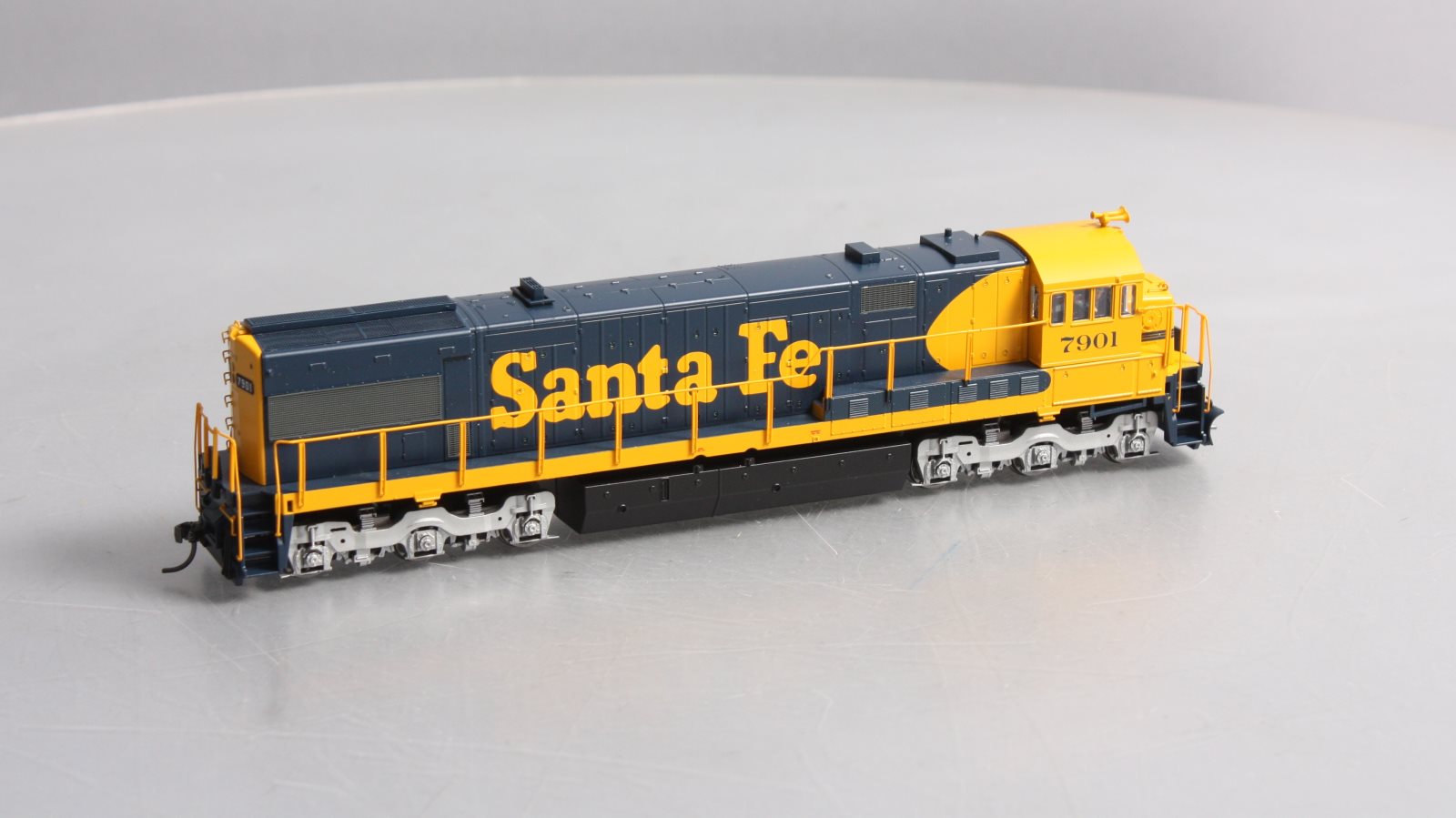Atlas 10003704 HO Scale Santa Fe U28CG Diesel Locomotive #7901 w/LokSound
