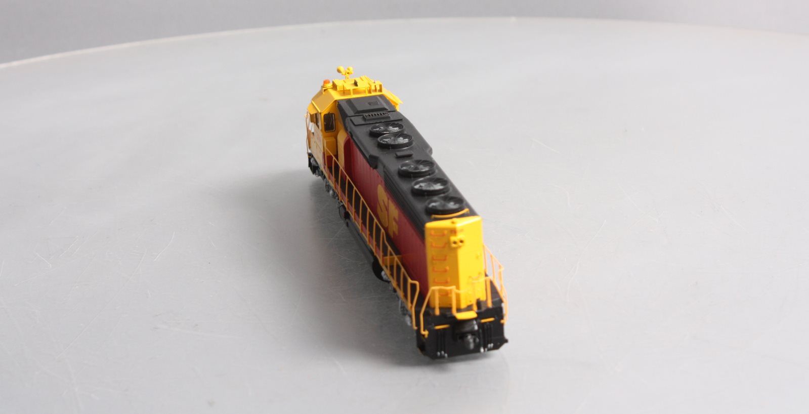 Athearn G86203 HO Scale Santa Fe SD45-2 Diesel Locomotive #7208 w/Tsunami2