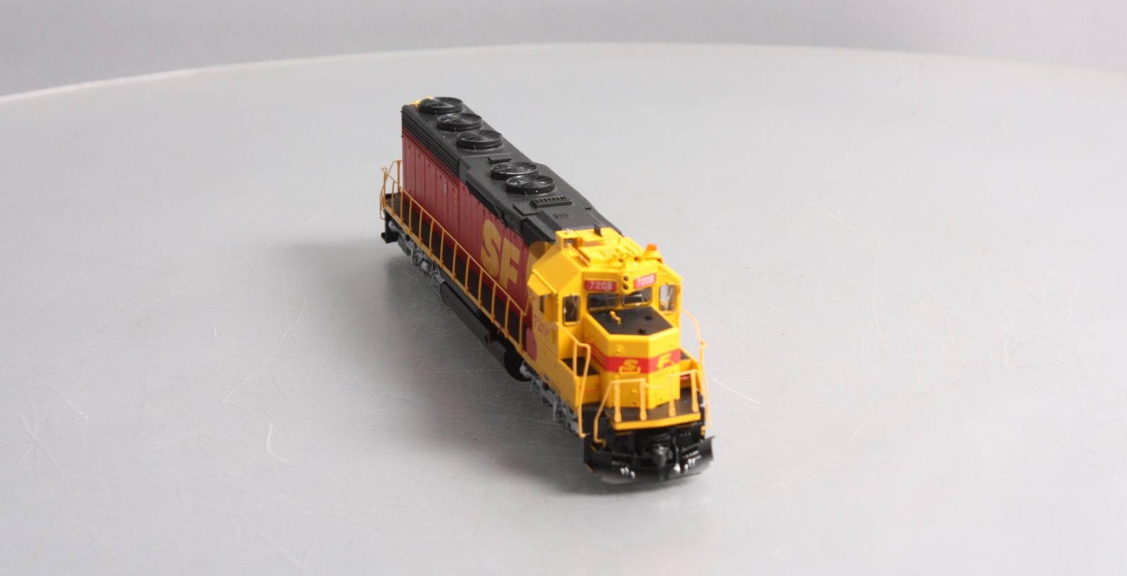 Athearn G86203 HO Scale Santa Fe SD45-2 Diesel Locomotive #7208 w/Tsunami2
