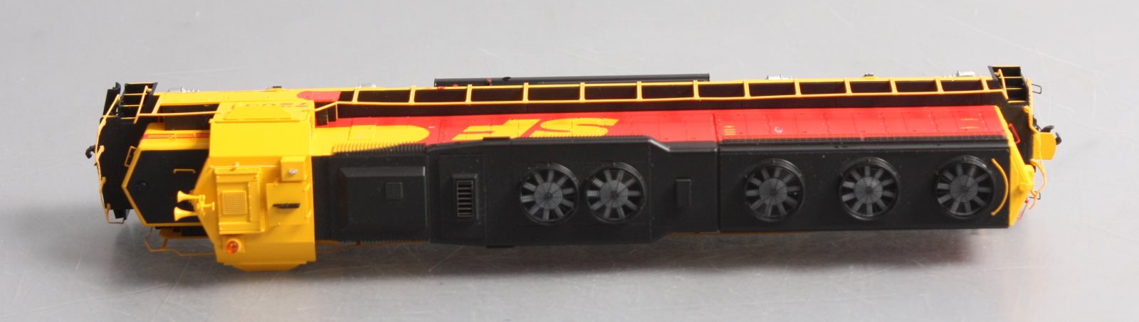 Athearn G86203 HO Scale Santa Fe SD45-2 Diesel Locomotive #7208 w/Tsunami2