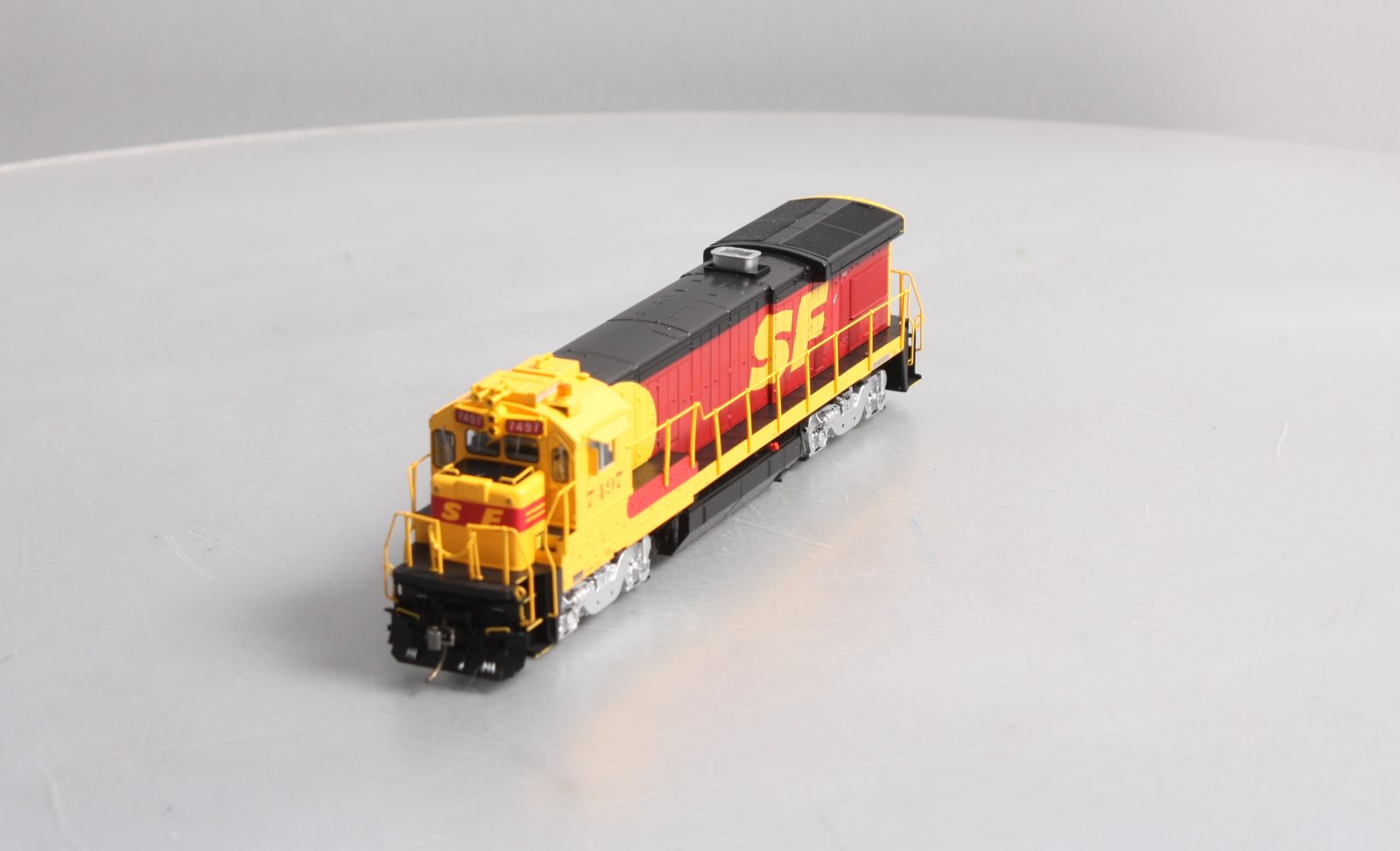 Rapido Trains 18560 HO ATSF B36-7 Diesel Locomotive #7497 w/DCC