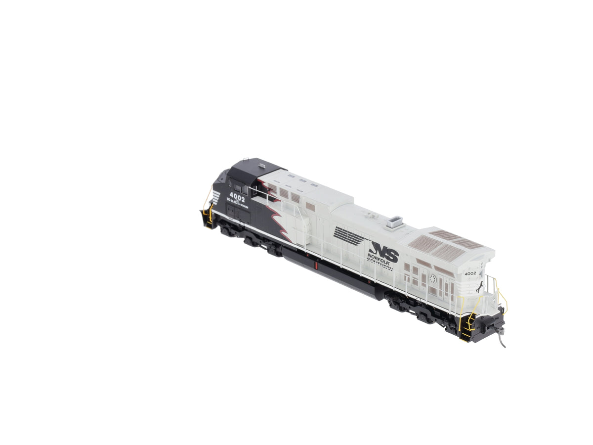 Roundhouse 97256 HO Norfolk Southern AC44C6M Diesel Locomotive  #4002 NIB