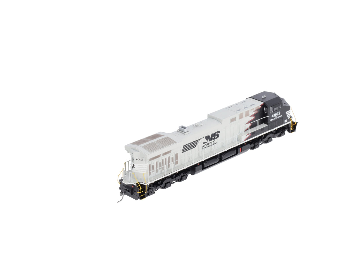 Roundhouse 97256 HO Norfolk Southern AC44C6M Diesel Locomotive  #4002 NIB