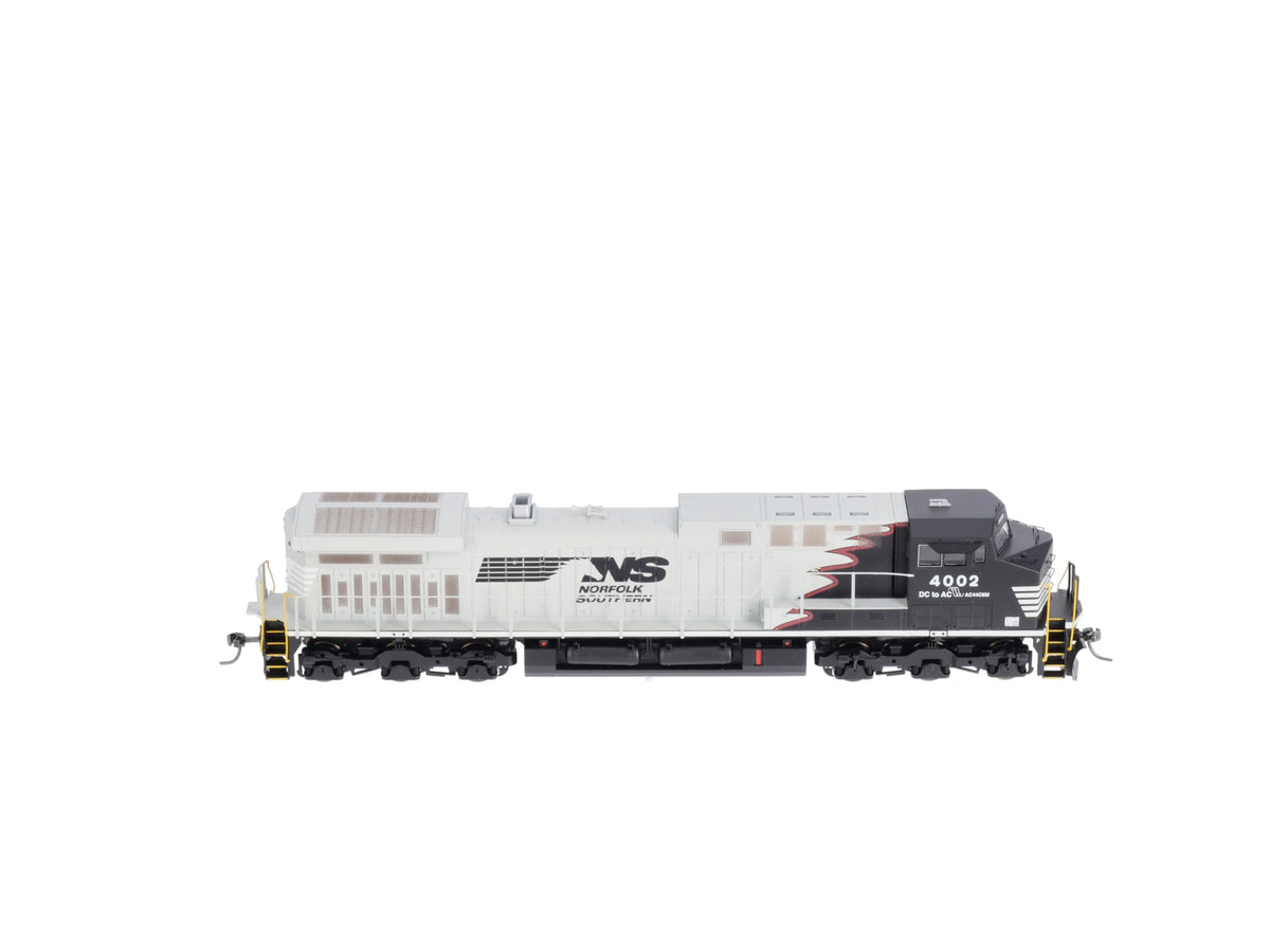 Roundhouse 97256 HO Norfolk Southern AC44C6M Diesel Locomotive  #4002 NIB