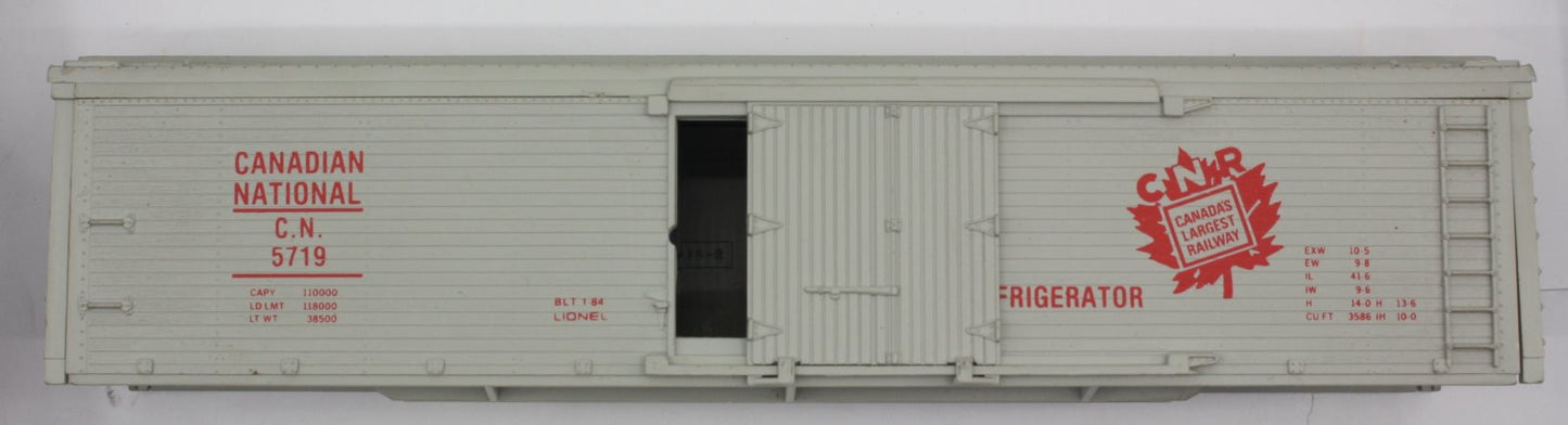 Lionel 5719-1 Gray/Red "Canadian National #5719" Refrigerator Boxcar-No Trucks