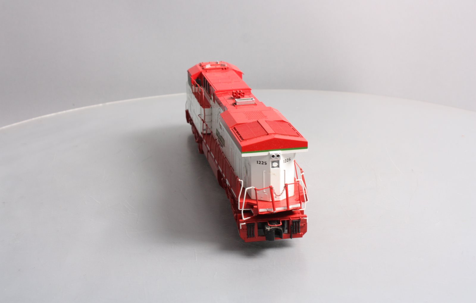 MTH 30-20257-1 Christmas ES44AC Diesel Engine w/Proto-Sound 3.0 #1225