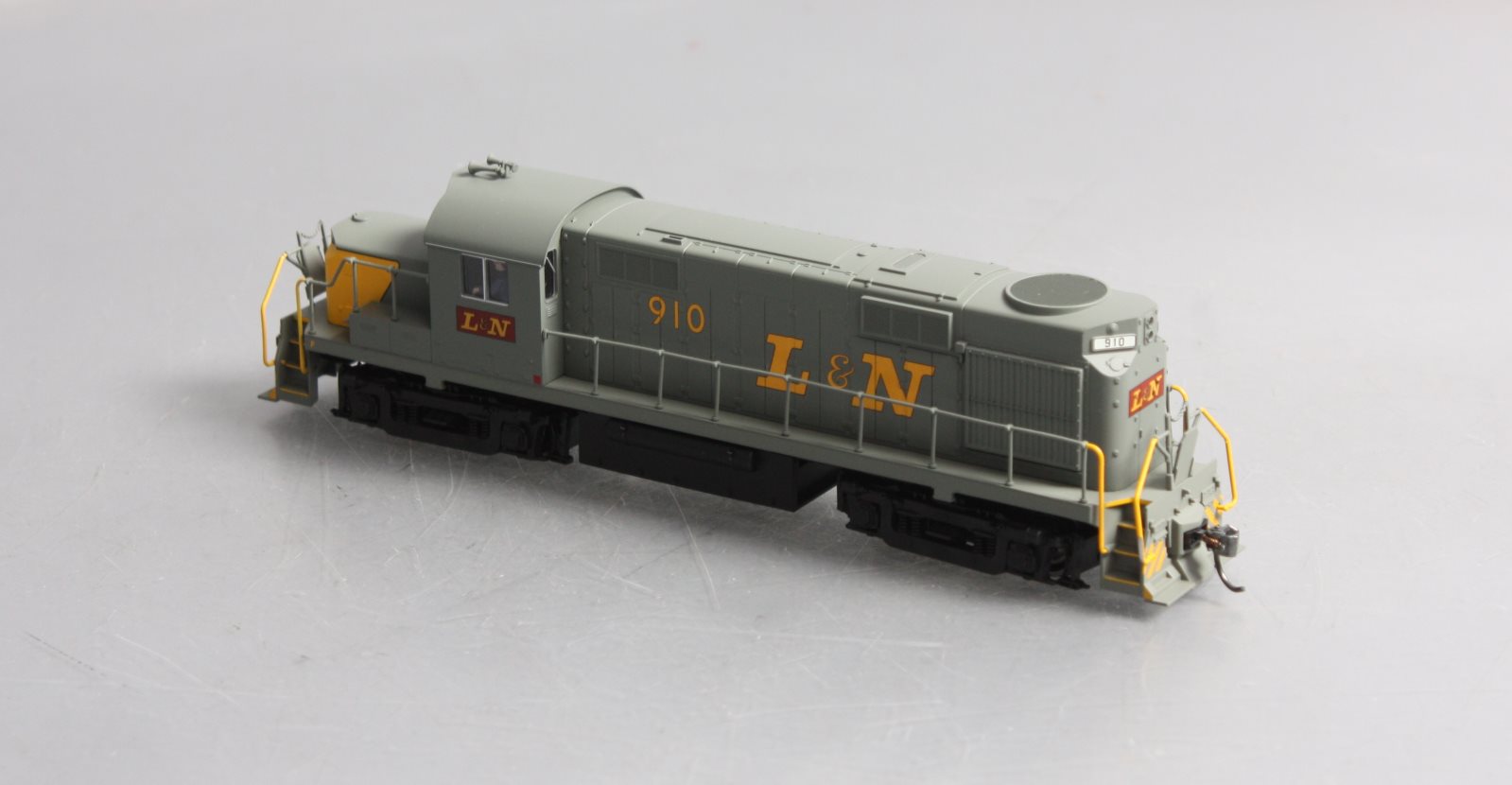 Atlas 10001517 HO Louisville & Nashville RS36 Diesel Locomotive #910 w/DCC
