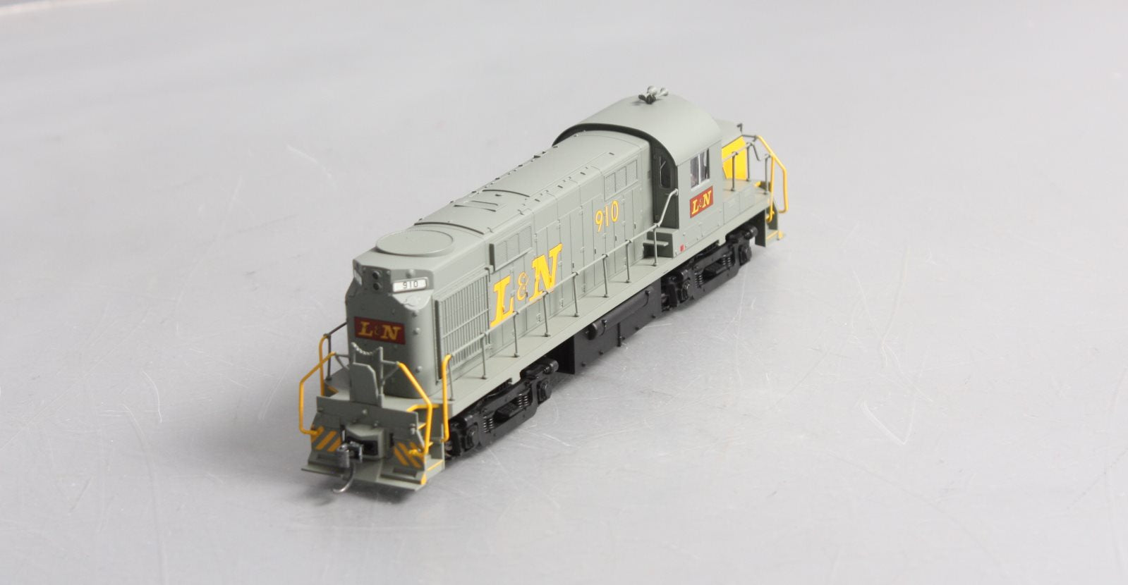 Atlas 10001517 HO Louisville & Nashville RS36 Diesel Locomotive #910 w/DCC