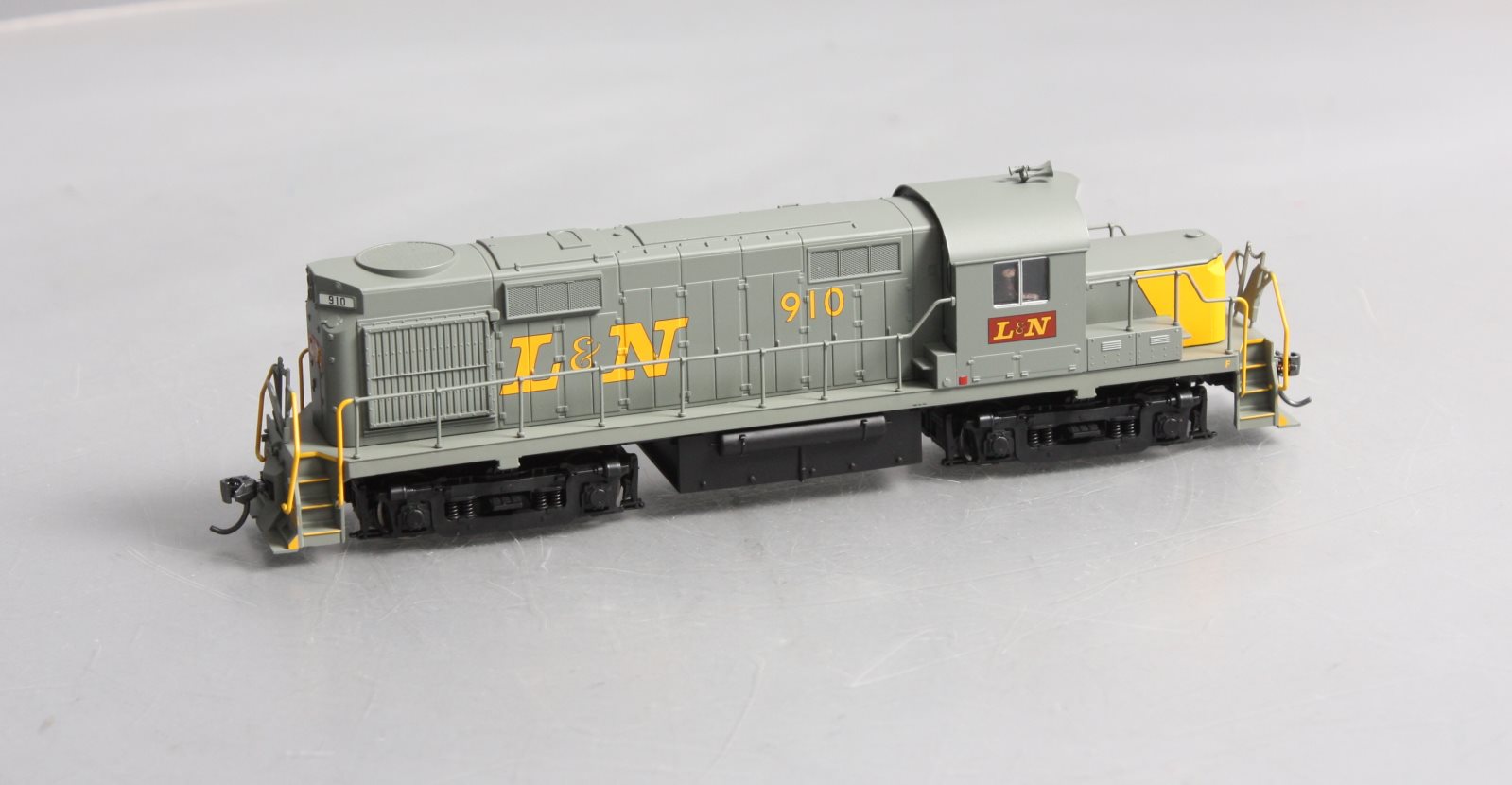 Atlas 10001517 HO Louisville & Nashville RS36 Diesel Locomotive #910 w/DCC