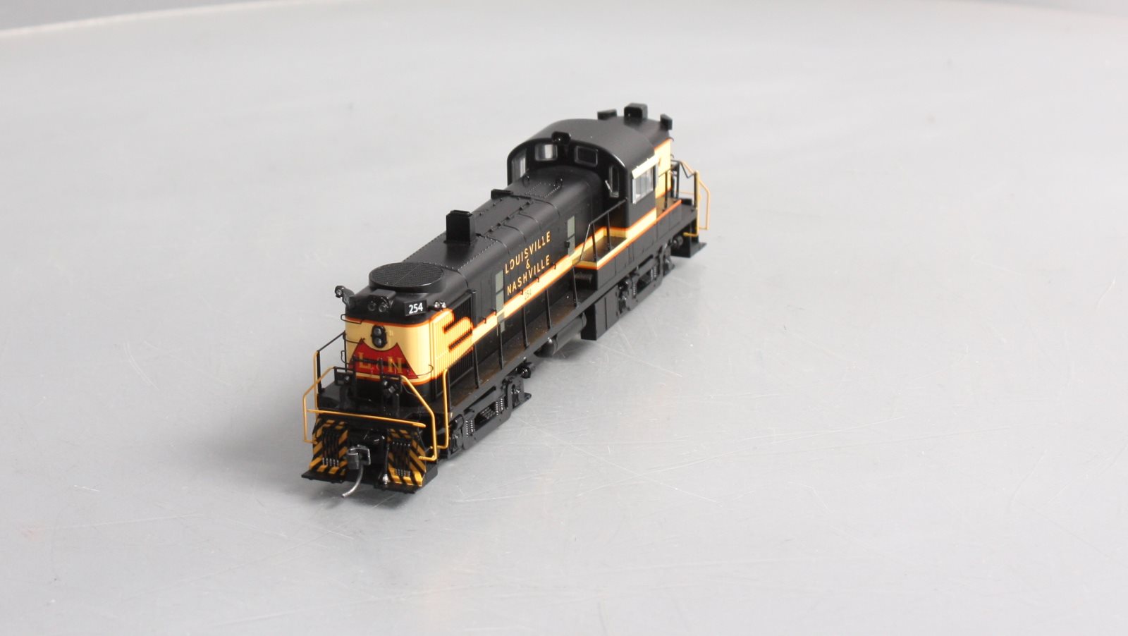 Bowser 24660 HO L&N Alco RS-3 Phase 3 Diesel Locomotive #254