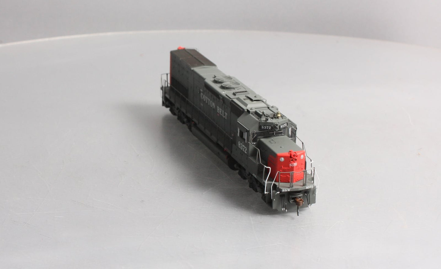 Athearn 86808 HO Cotton Belt SSW SD40T-2 Diesel Locomotive w/DCC & Sound #8372