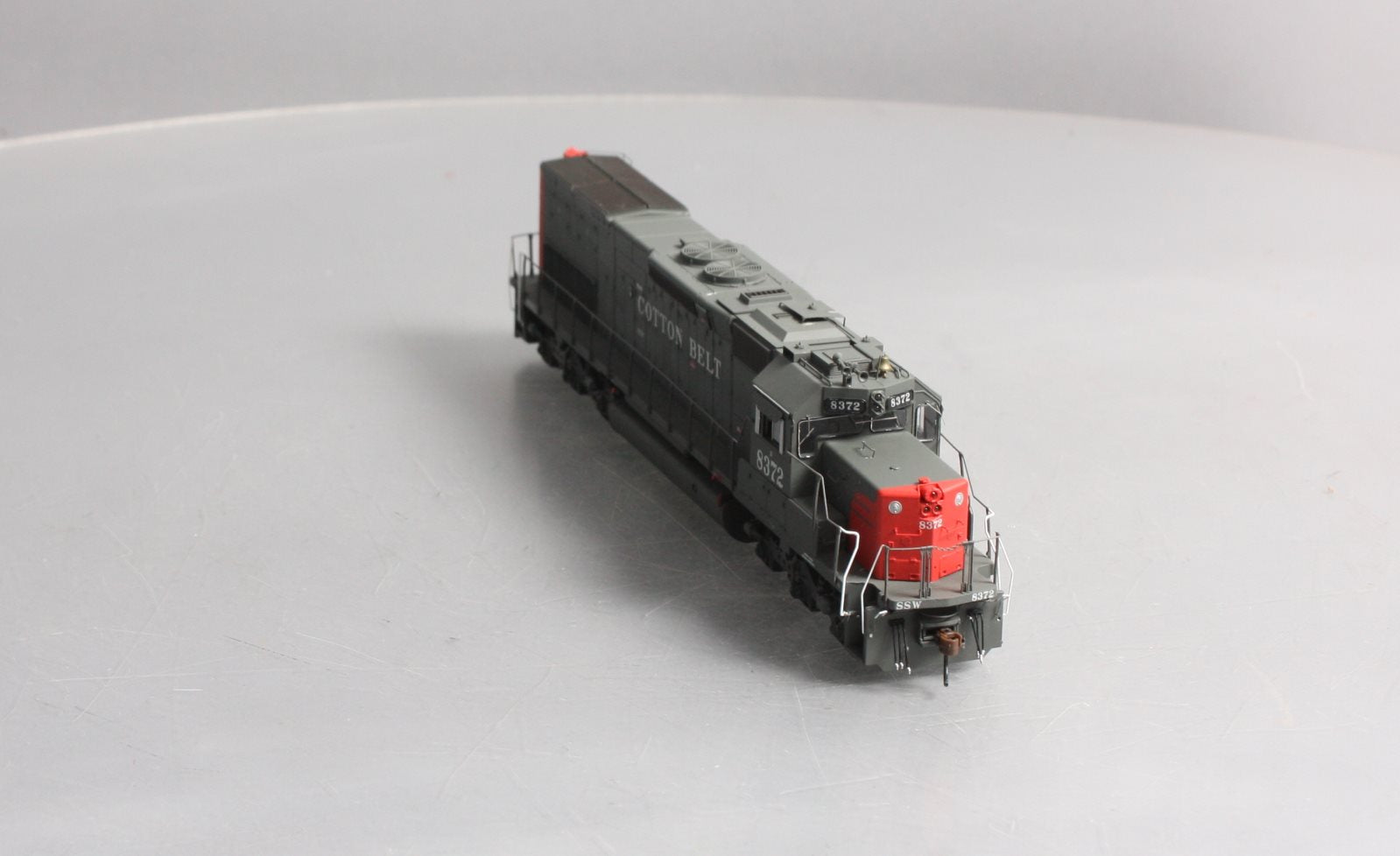 Athearn 86808 HO Cotton Belt SSW SD40T-2 Diesel Locomotive w/DCC & Sound #8372