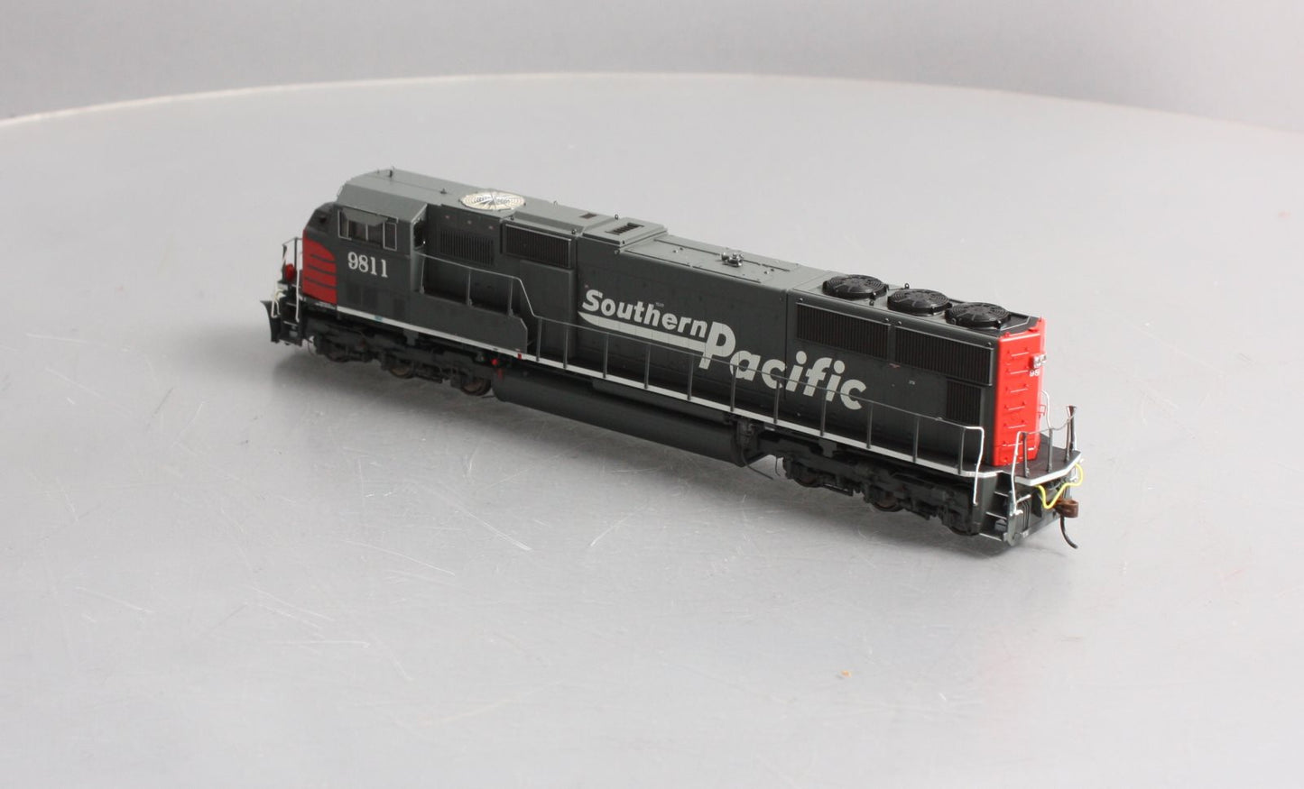 Athearn G70622 HO Southern Pacific SD70M Diesel Locomotive w/DCC & Sound #9811