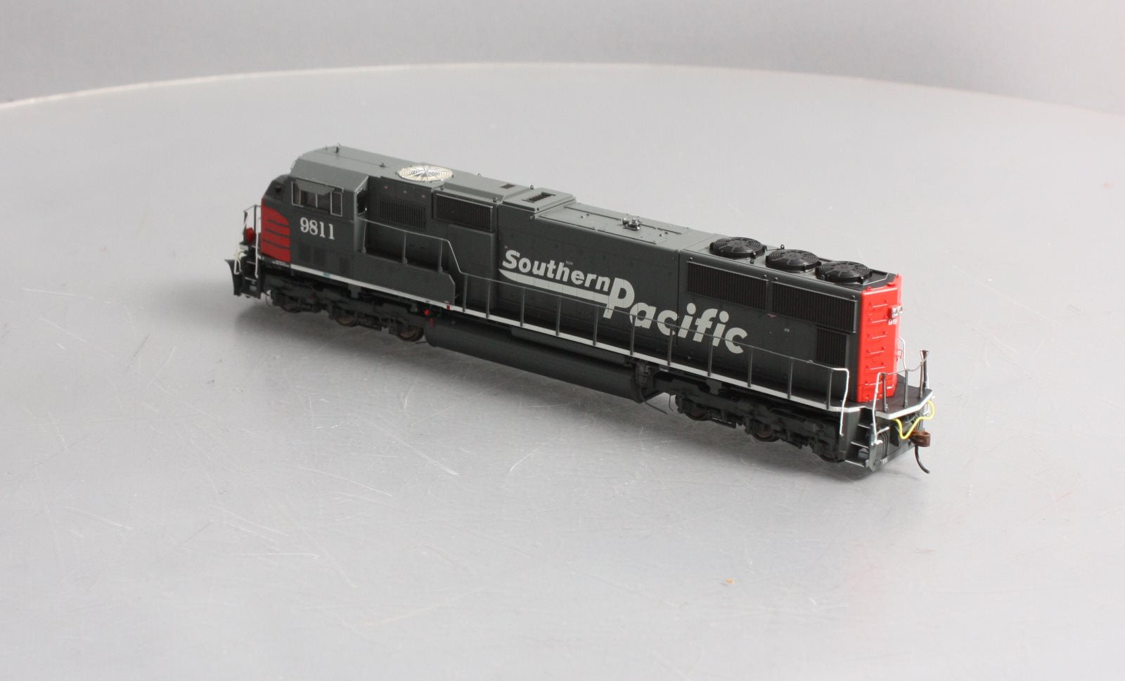 Athearn G70622 HO Southern Pacific SD70M Diesel Locomotive w/DCC & Sound #9811