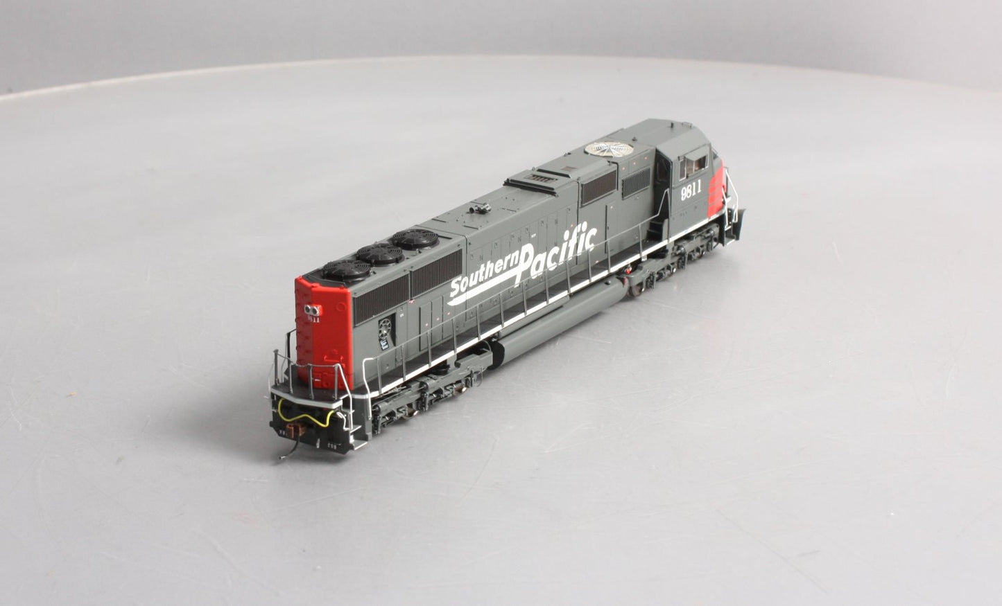 Athearn G70622 HO Southern Pacific SD70M Diesel Locomotive w/DCC & Sound #9811