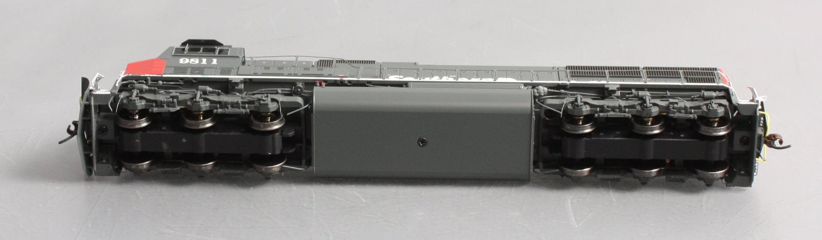 Athearn G70622 HO Southern Pacific SD70M Diesel Locomotive w/DCC & Sound #9811