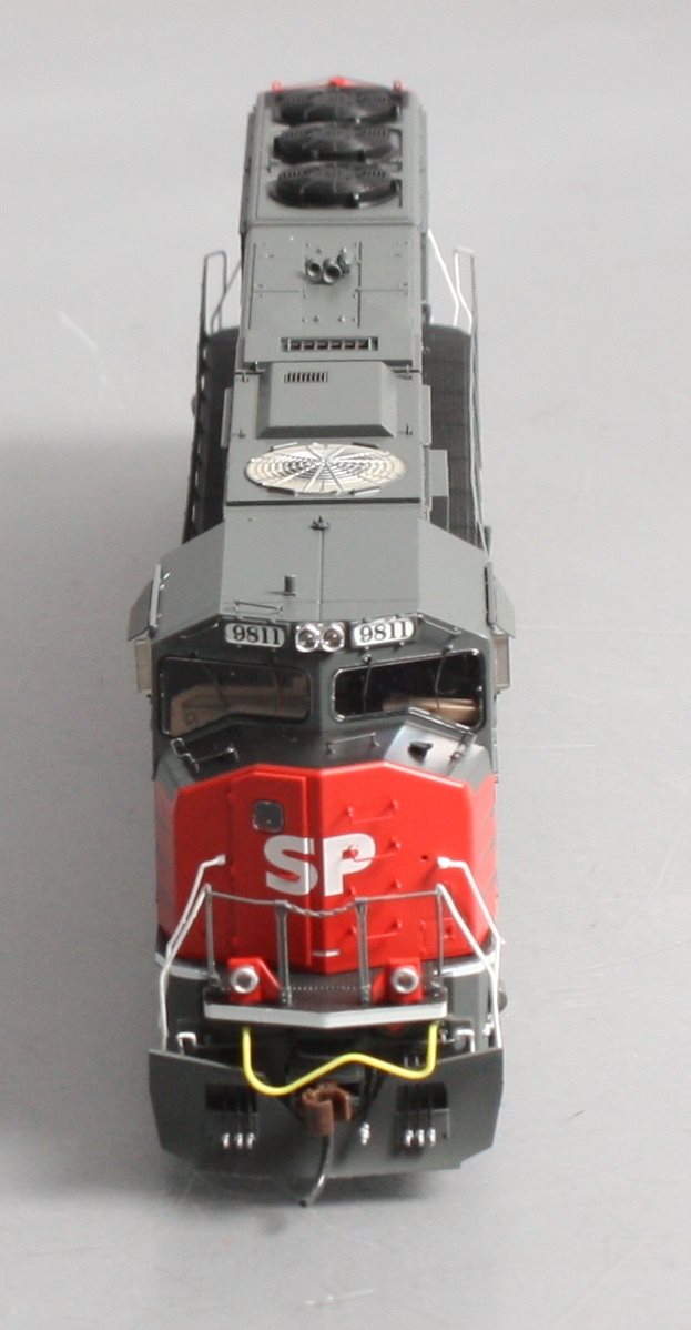 Athearn G70622 HO Southern Pacific SD70M Diesel Locomotive w/DCC & Sound #9811